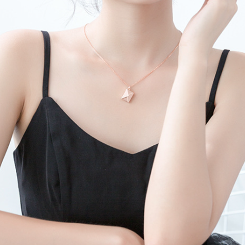 Skanto | Wrap Necklace laget av Titanstål