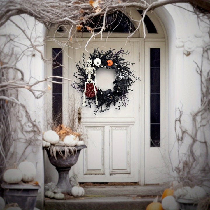 Skanto | Halloween Dørkrans med Skjelett og Gresskar – Stemningsfull Sesongdekorasjon