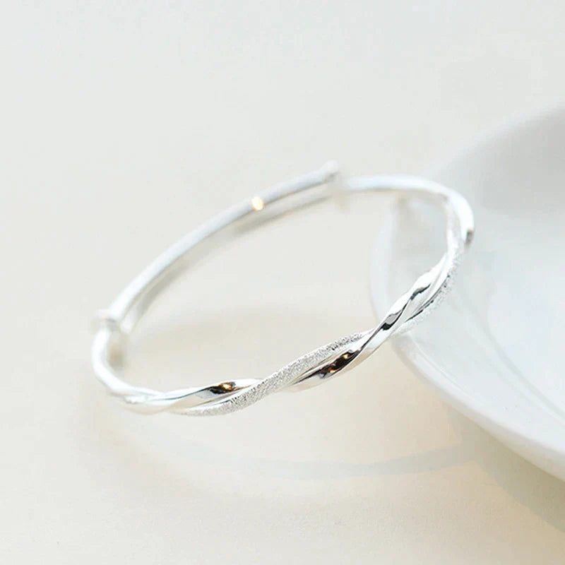 Elegant Vridde Sølv Armbånd Skanto
