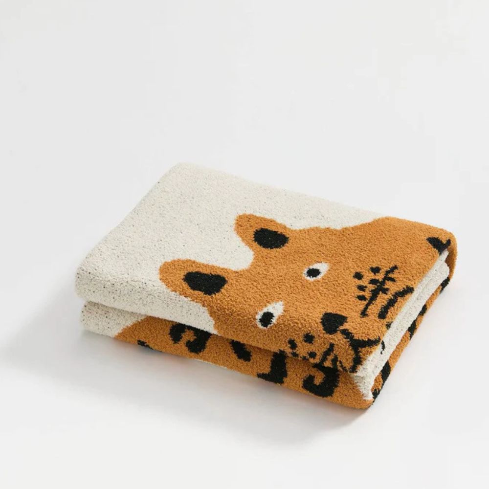Skanto | Wild Paws Cozy Blanket