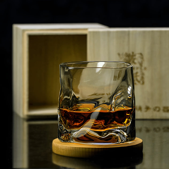 Whiskeyglass i Edo Kiriko stil – Håndskåret med unik krøll design | Skanto