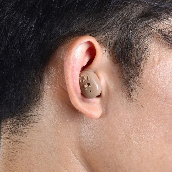 ClearHear | Oppladbar ITE-hørselforsterker – Støyreduksjon – Ergonomisk in-ear-passform – Klarere tale for eldre til daglig bruk Skanto