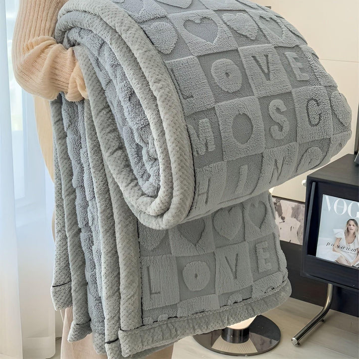 CoralDream Teppe - Varm Fleece Vinterteppe med Dobbeltsidig Hjerte- og Bokstavdesign | Skanto