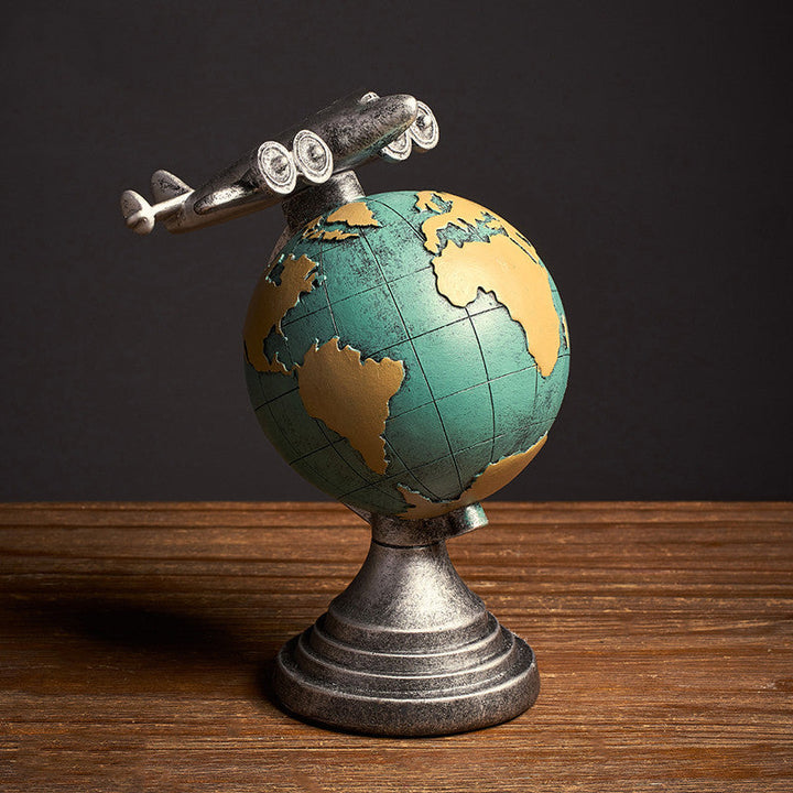 Retro Globe Clock | Skanto