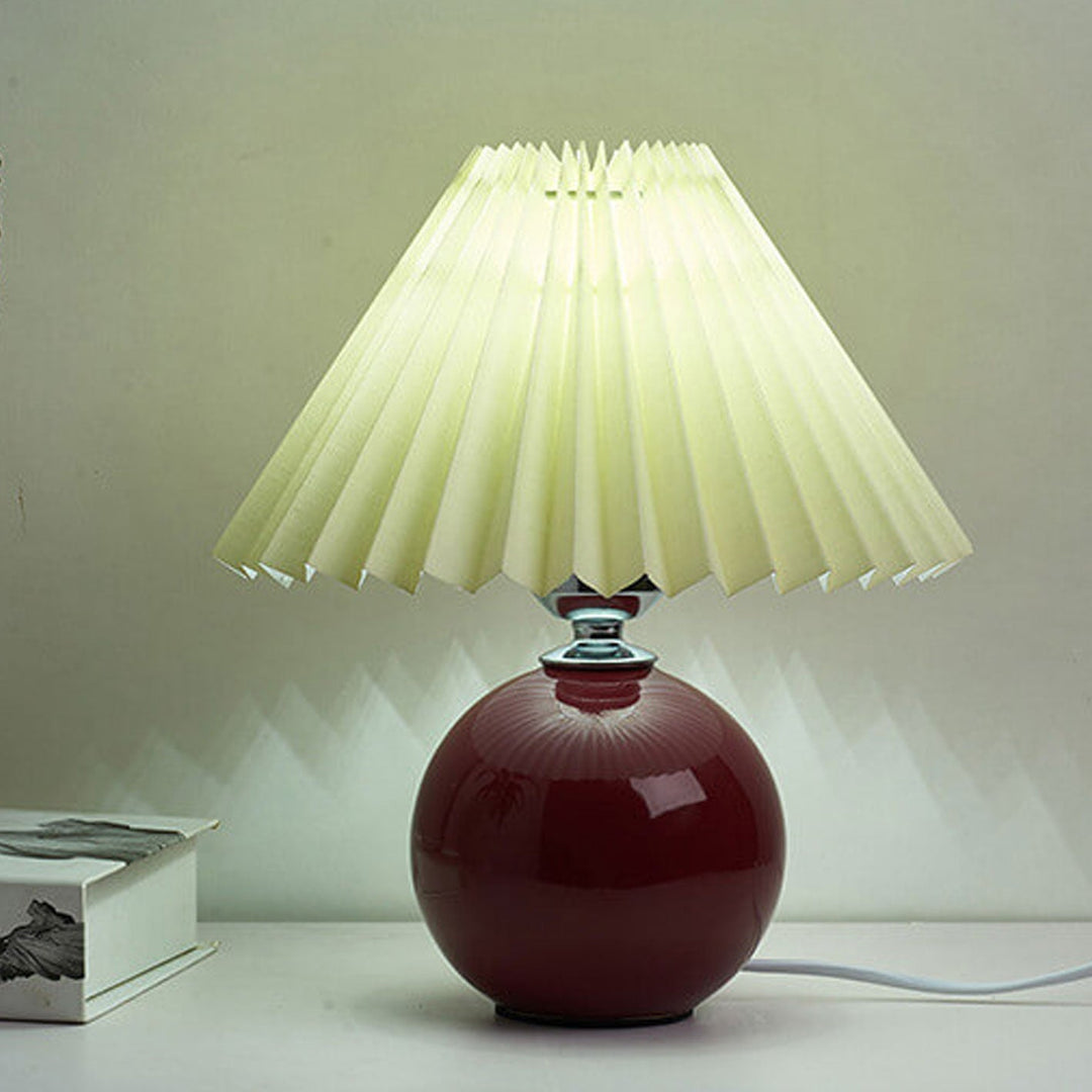 Skanto | Nordisk minimalistisk 1-lampe bordlampe laget av keramikk med folder