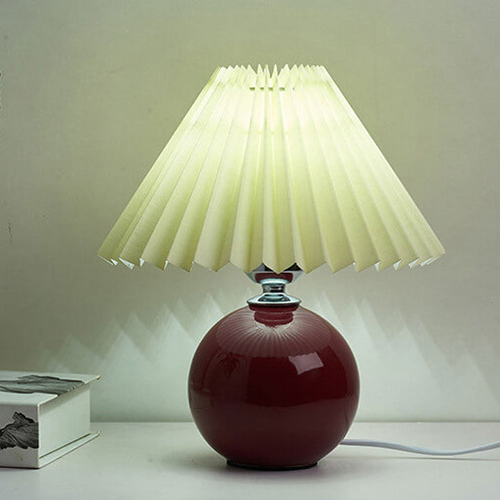 Skanto | Nordisk minimalistisk 1-lampe bordlampe laget av keramikk med folder
