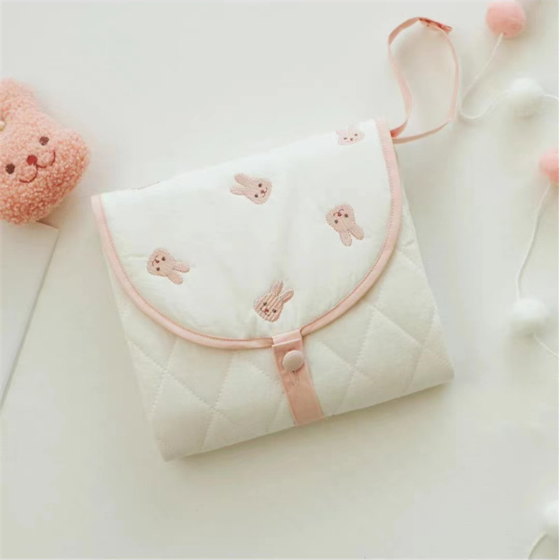 Norvo | Skiftepute for på farten – Sammenleggbar babyskiftepute med bjørnmotiv