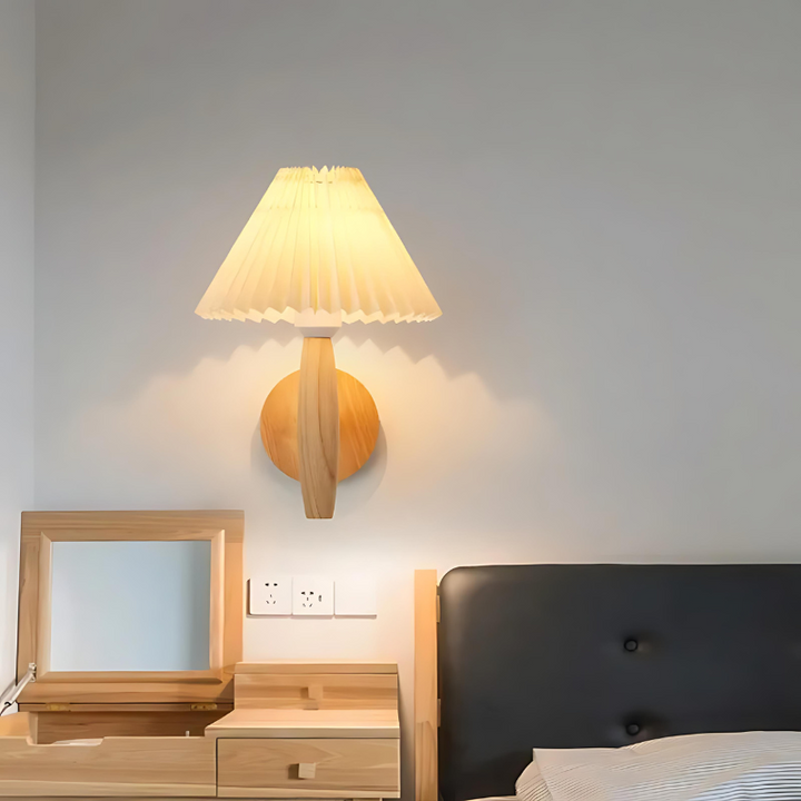 Skandinavisk moderne vegglampe i tre | Skanto