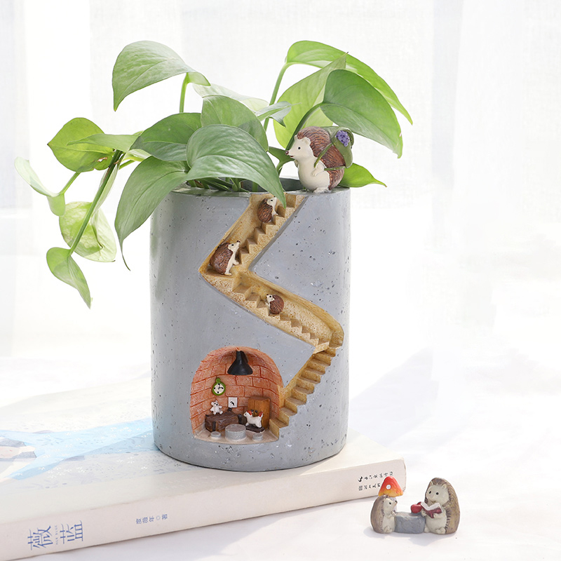Skanto | Decorative plant pot with hedgehog and rabbit miniature – Creative staircase design for plants