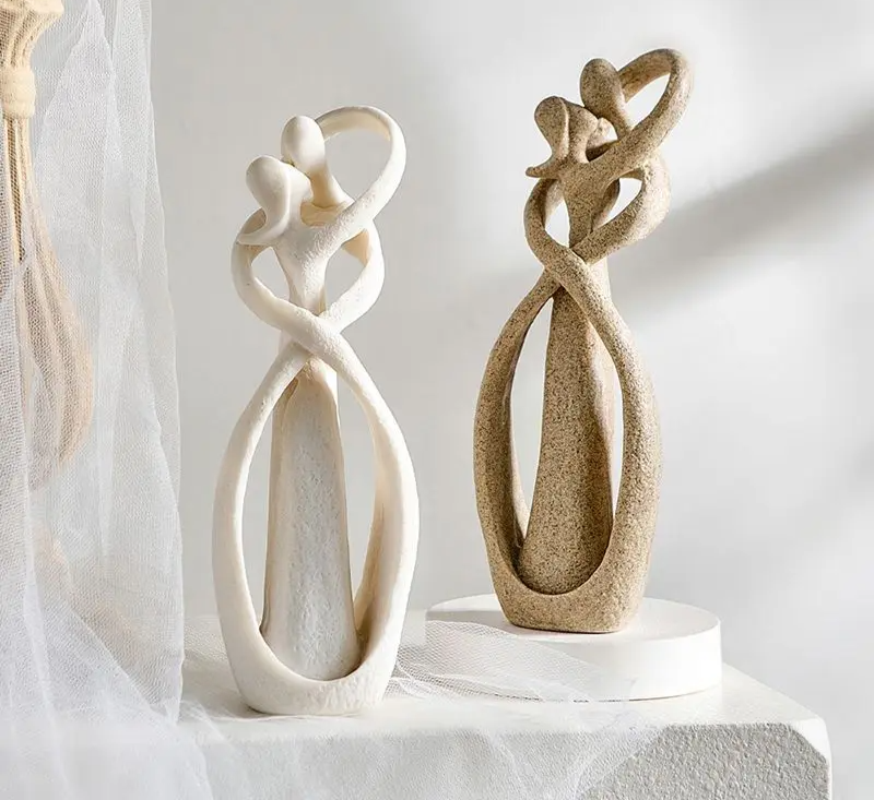 Skanto | Armonia Embrace – Symbolsk dekorasjon skulptur for kjærlighet og forbindelse (stueinnredning i svart eller bronse)