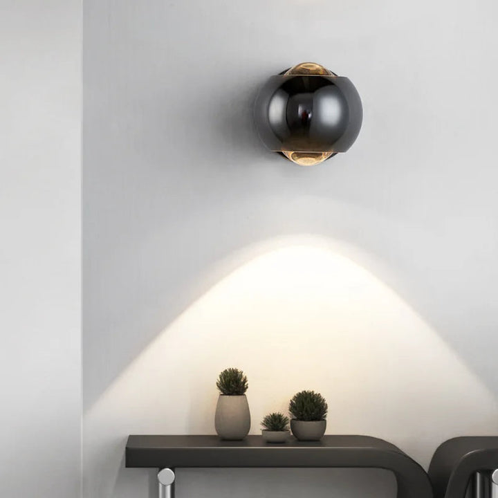 LumièreArt – Stilig Vegglampe med Fleksibel Belysningsskål