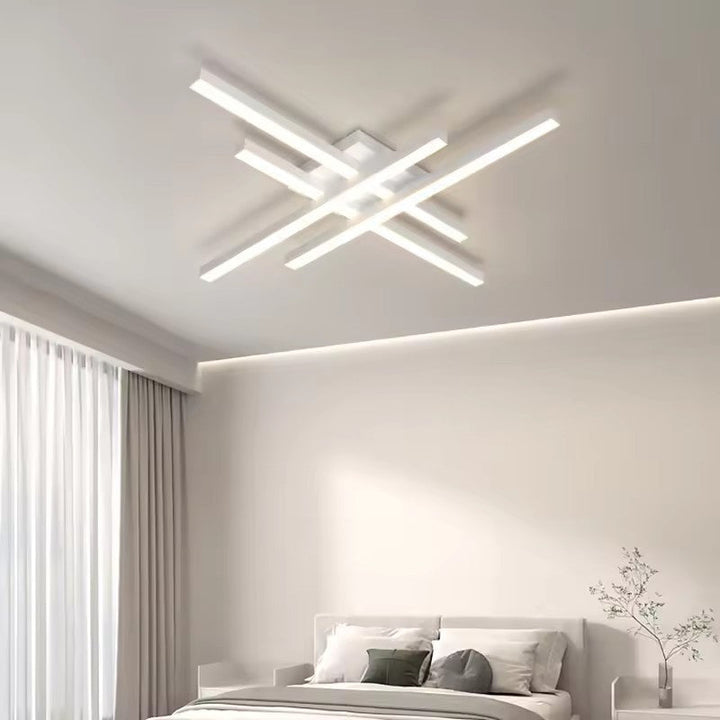 Moderne lineær 4-hodet LED-taklampe (dimmbar, hvit eller svart)
