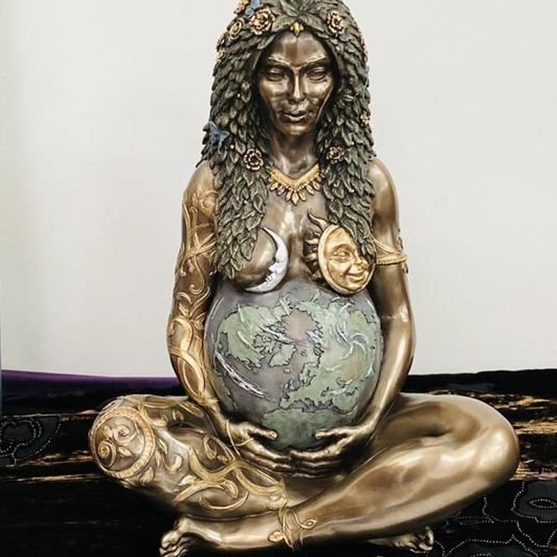 Statue av Jorden Gudinne | Skanto