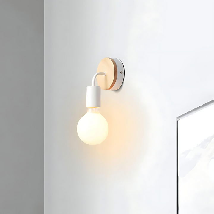 LumiEra - Elegant vegglampe laget av jern og tre i nordisk stil | Skanto