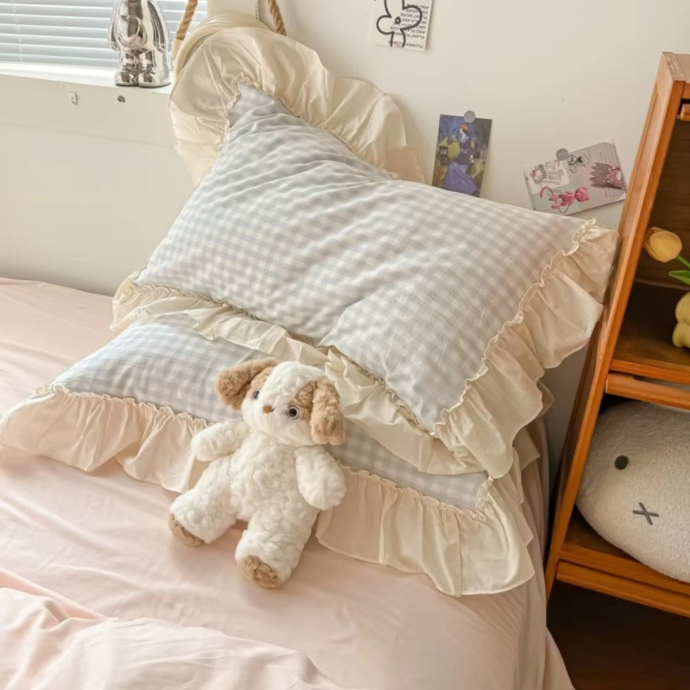 Skanto | Gingham Check Ruffled Edges Sengetøys Sett