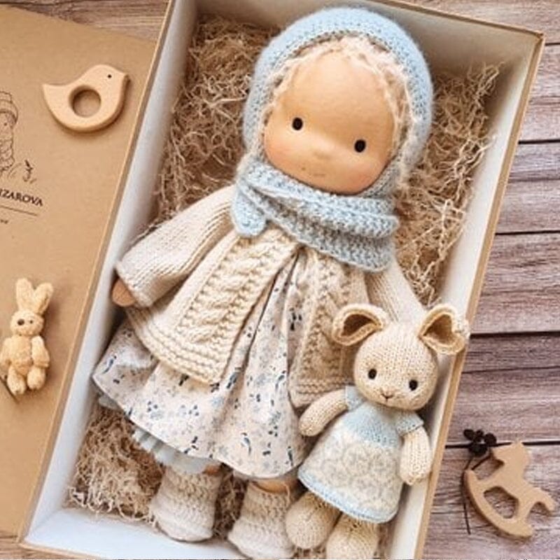Håndlaget Waldorf dukke Skanto