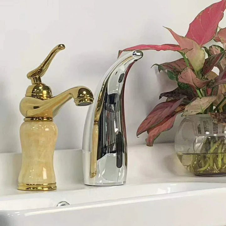 Skanto | Automatisk Såpedispenser "HygiFlow" med Sensor og Moderne Design
