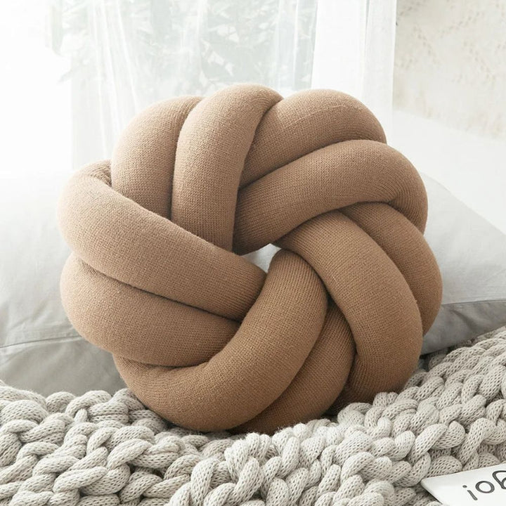 Skanto | Puffy Pretzel Cushion