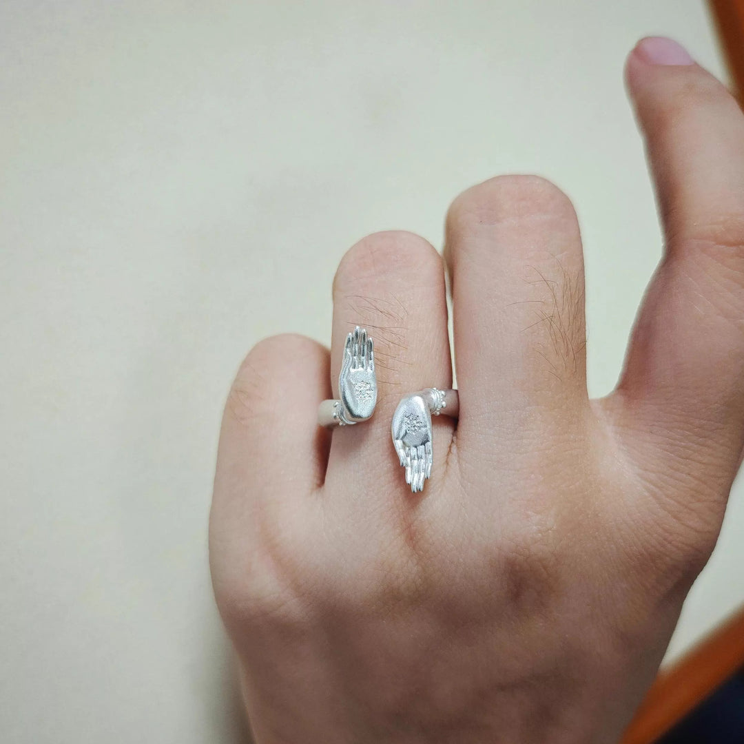 Skanto | Fryktløs Ønske Buddha Hånd Ring - Chic Par Gave
