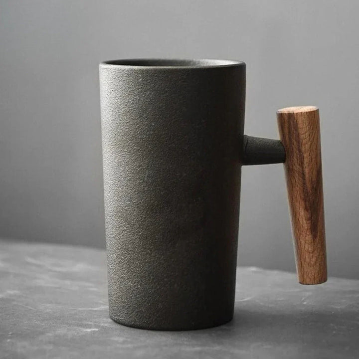 Skanto | Nordisk Design Krus – Minimalistisk Keramikkrus med Trehåndtak