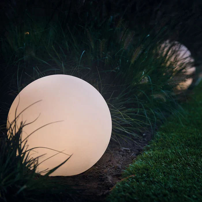 Skanto | AuraColor hageball LED belysning – 16 farger – Trådløs, værbestandig og stemningsfull for hage, terrasse og fest