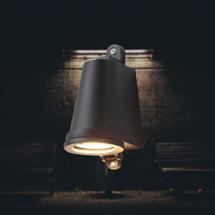Elegant utendørs aluminium vegglampe | Skanto