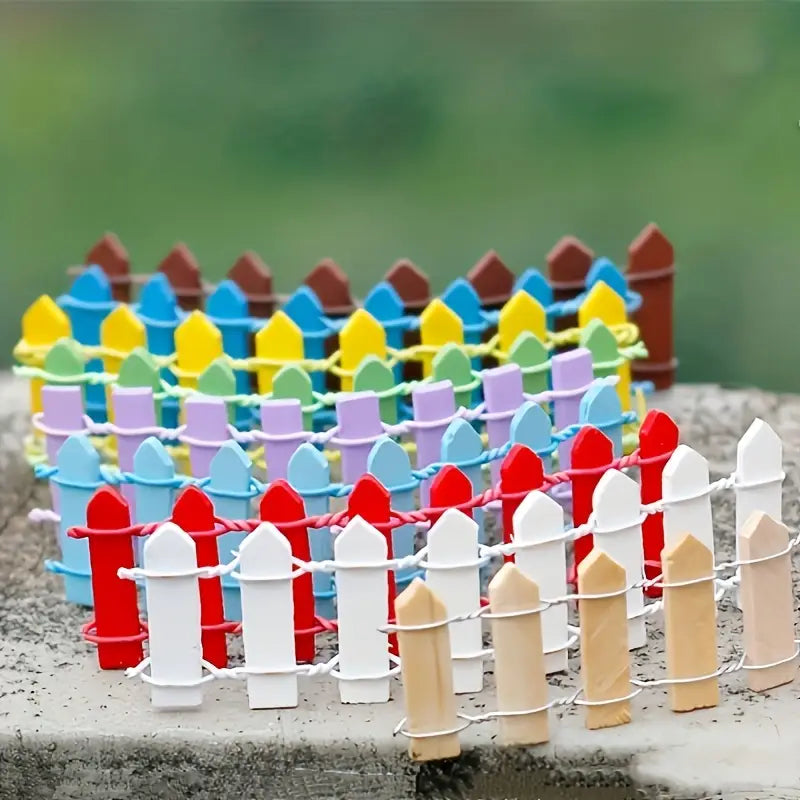 Skanto | Miniatyrtre hagegjerde – Fargerik dekorasjon for fehage og modellbygging