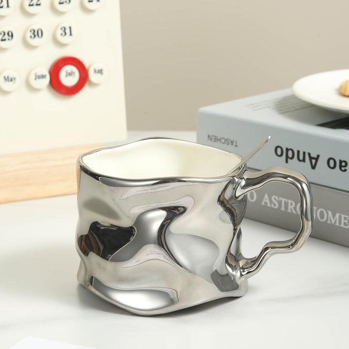 CreArt Mug – Håndlaget keramisk kaffekopp med unikt krøllet design | Skanto