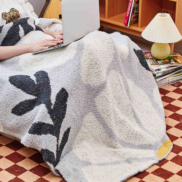 Skanto | Boho Blomst Blader Mikrofiber Strikket Teppe - Myk, Koselig, og Dekorativ
