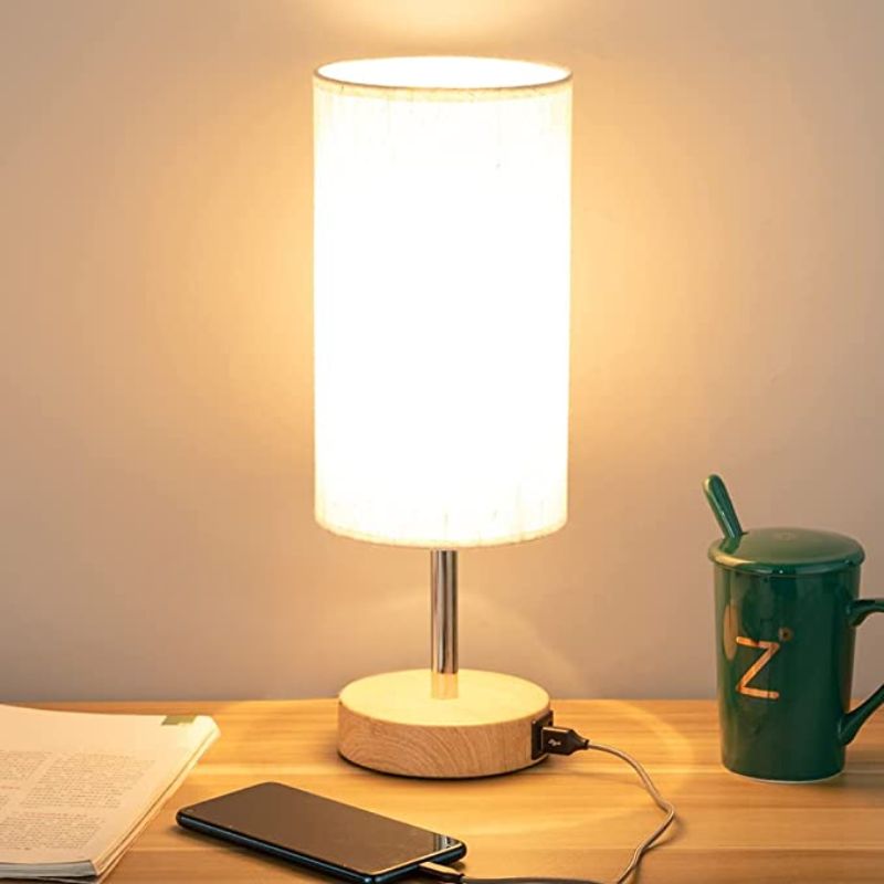 Skanto | Lampe med USB-tilkobling Berøringskontroll Bordlampe for Soverom Tre 3-trinns dimbar Sengelampe med Rund Linestoffskjerm for Stue, Studenthybel, Hjemmekontor