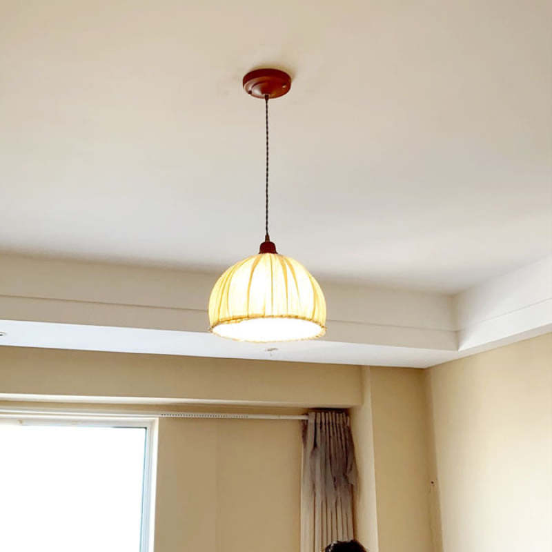 EcoLume - Minimalistisk skandinavisk LED-pendellampe med beige stoffskjerm og justerbar bue for stue og spisestue