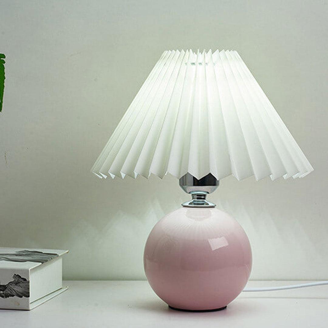Skanto | Nordisk minimalistisk 1-lampe bordlampe laget av keramikk med folder