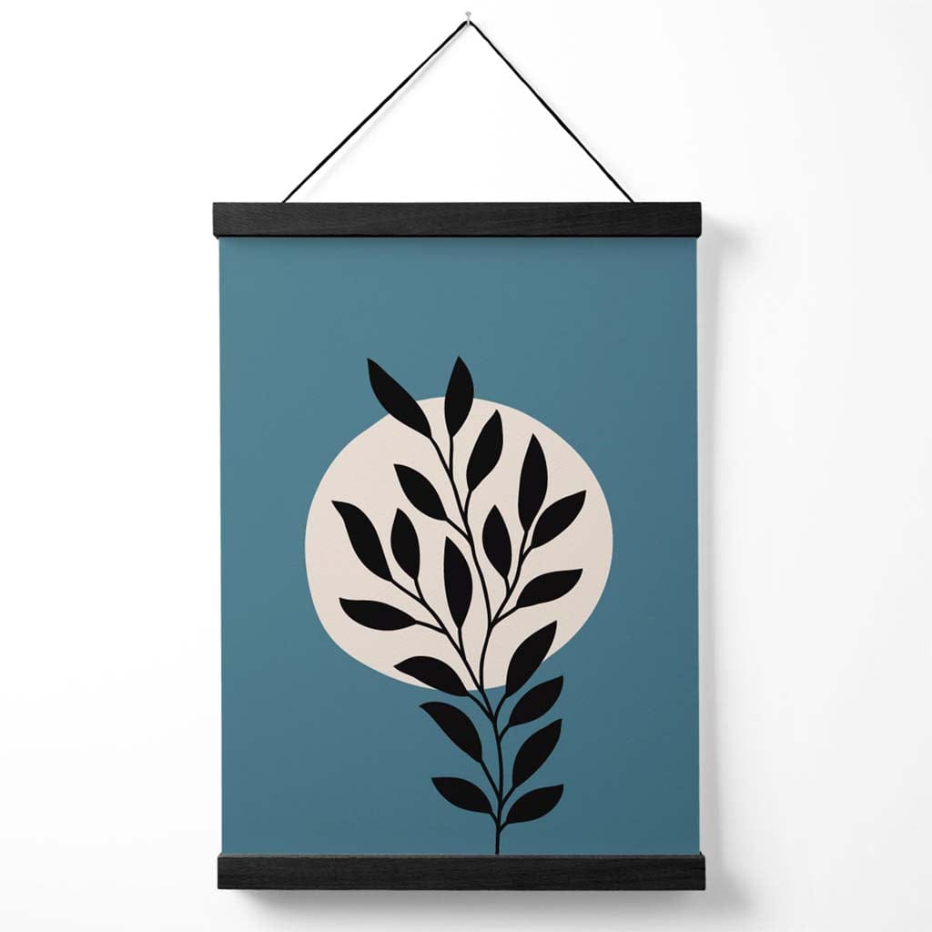 Blå og beige bohemsk grafisk plakat med blomstermønster og oppheng