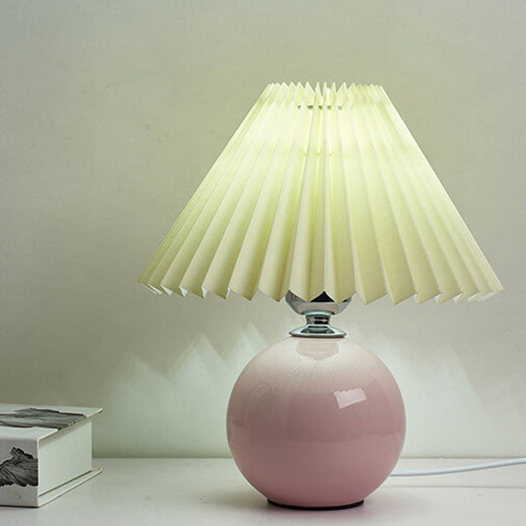Skanto | Nordisk minimalistisk 1-lampe bordlampe laget av keramikk med folder