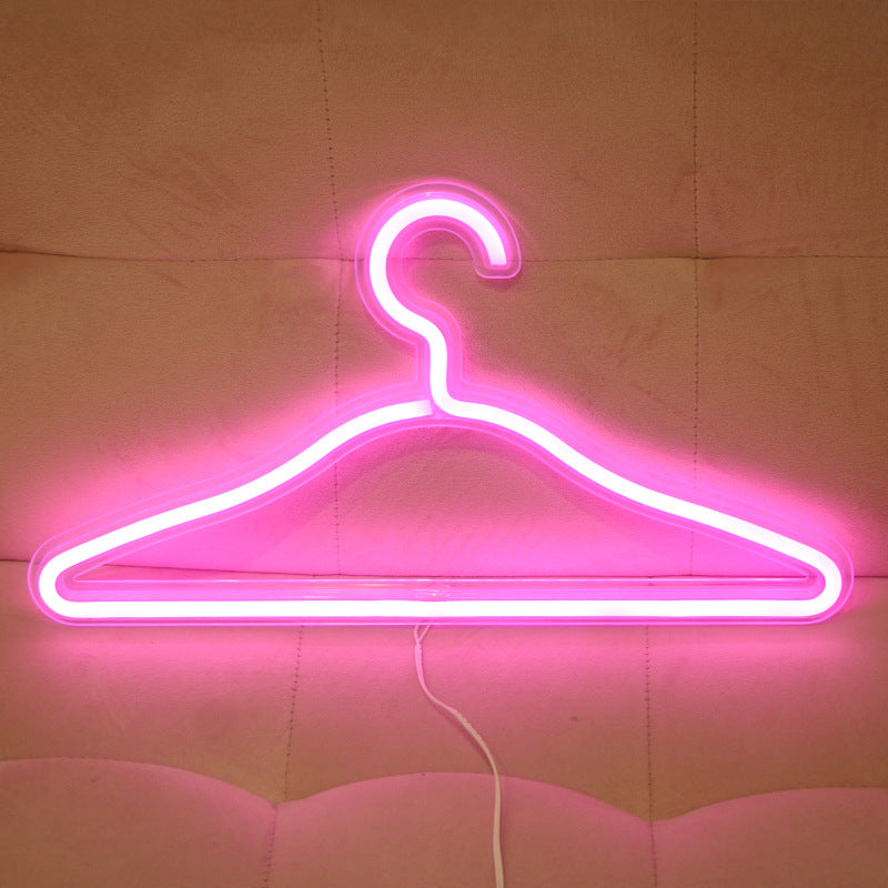 Skanto | LightHanger LED Kleshenger – Oppladbar Belyst Henger med Luksuriøs Neonlys