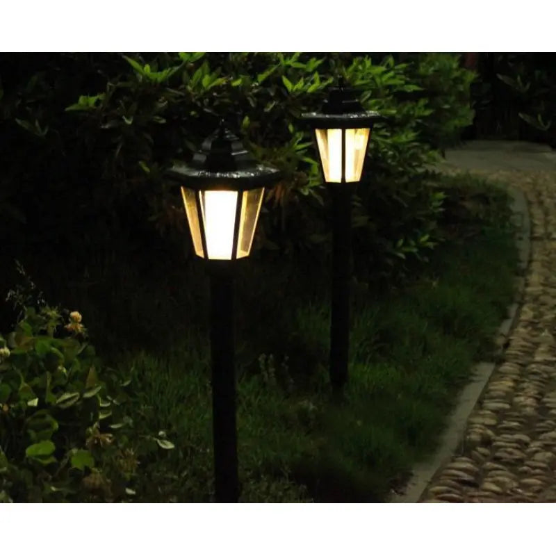 Skanto | Solar Hage Lantern med LED – Utendørsbelysning for Terrasse & Hage i Klassisk Lampedesign