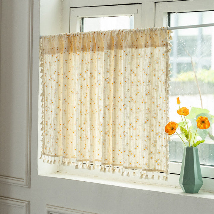 Beige Daisy Pattern Tier Gardin i Bomull Lin Stoff | Skanto