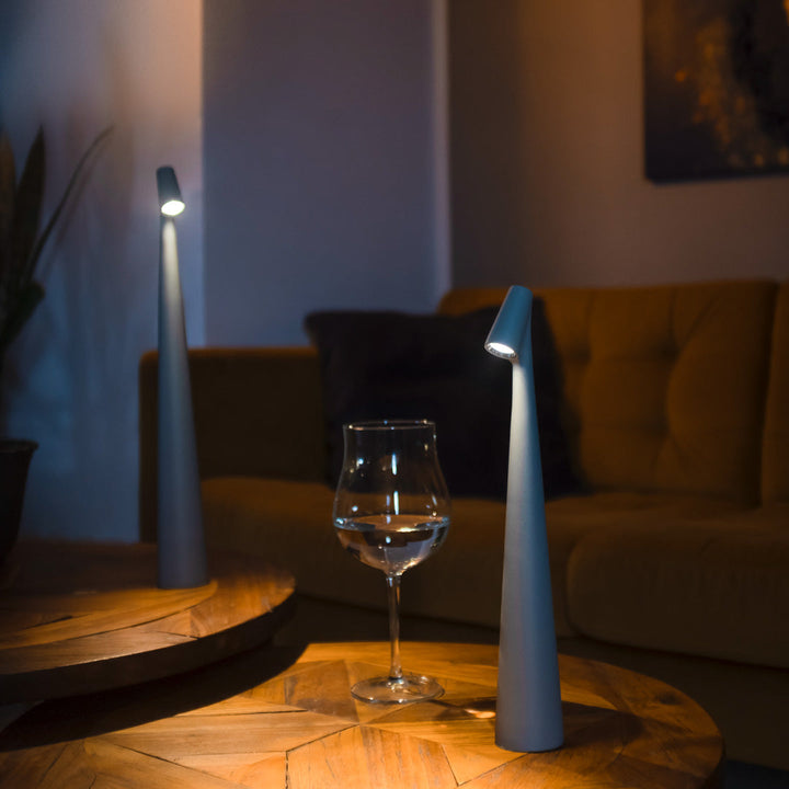 Skanto | Bordlampe Moderne Rød Metall LED Lys