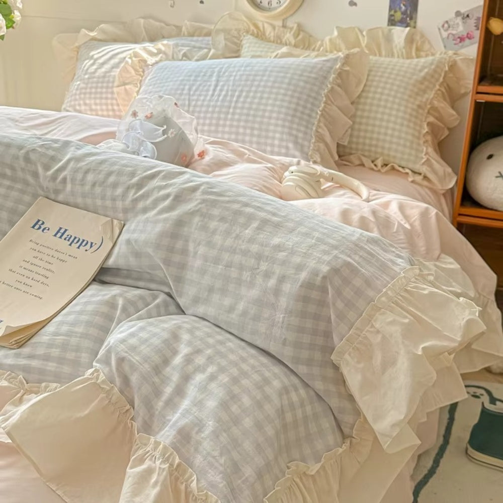 Skanto | Gingham Check Ruffled Edges Sengetøys Sett