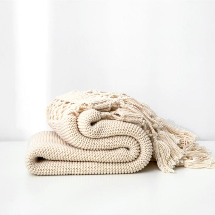 Skanto | Snug Knit Woven Tassel Blanket
