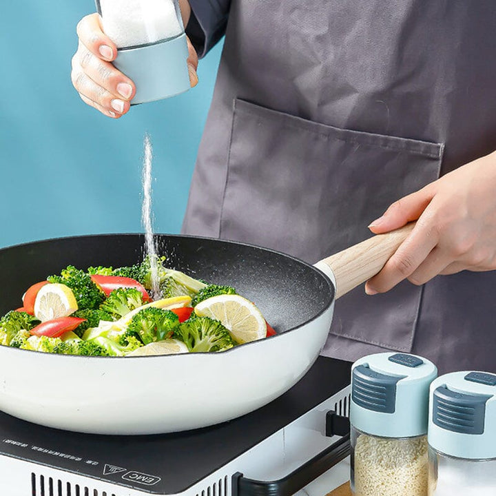 Skanto | SpiceShaker - Legg enkelt til smaker - Praktisk og innovativ!