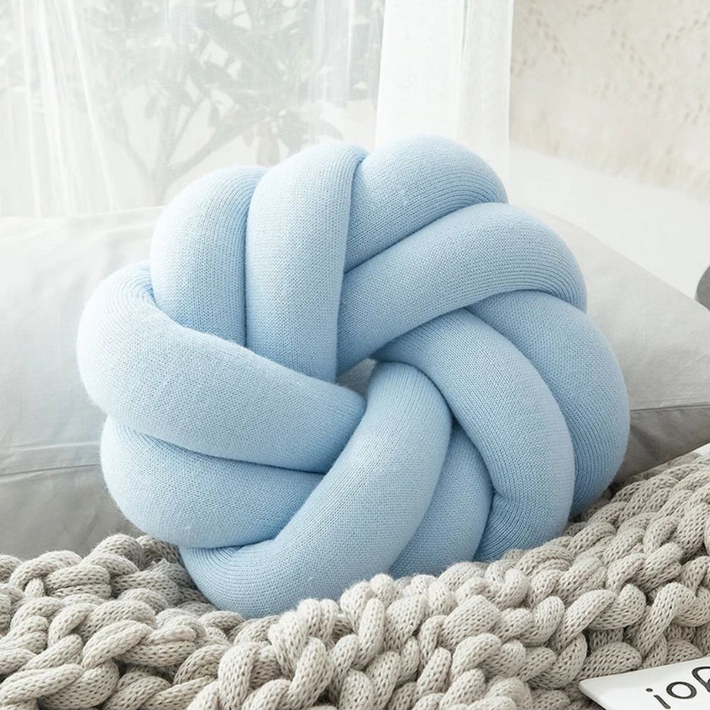 Skanto | Puffy Pretzel Cushion