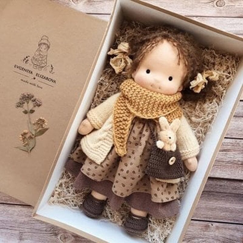 Håndlaget Waldorf dukke Skanto
