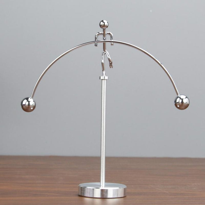 Jern Roterende Balanserende Mann Pendel Ornament for Meditasjon, Underholdning, Deor | Skanto