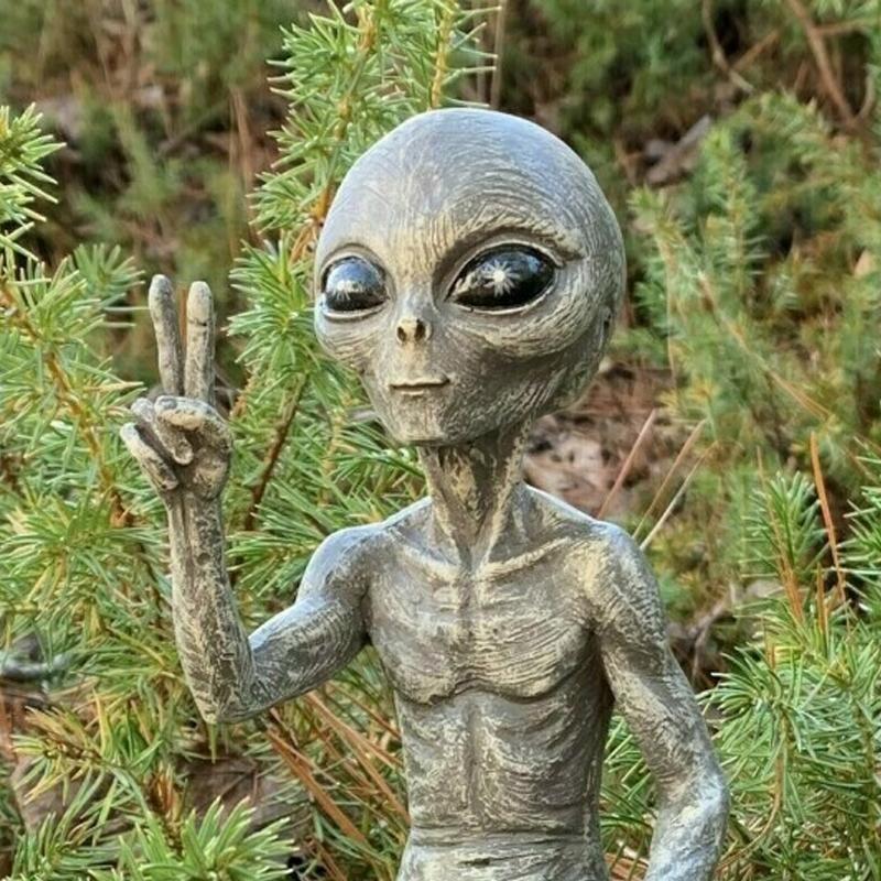 Statue Garden Alien | Skanto