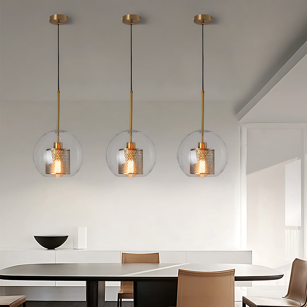 Vintage industriell pendellampe med rund glass og gull – LED pendellampe for spisestue og stue | Skanto