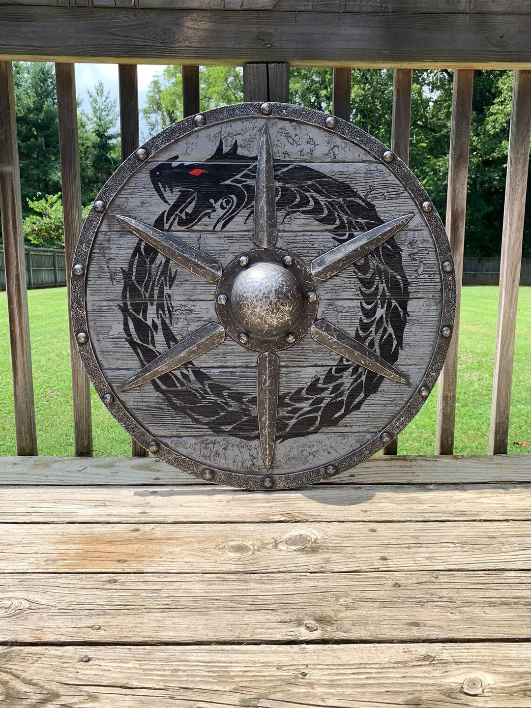 Skanto | Eivor Valhalla Raven Kamp Skadet Viking Tre Skjold 30CM