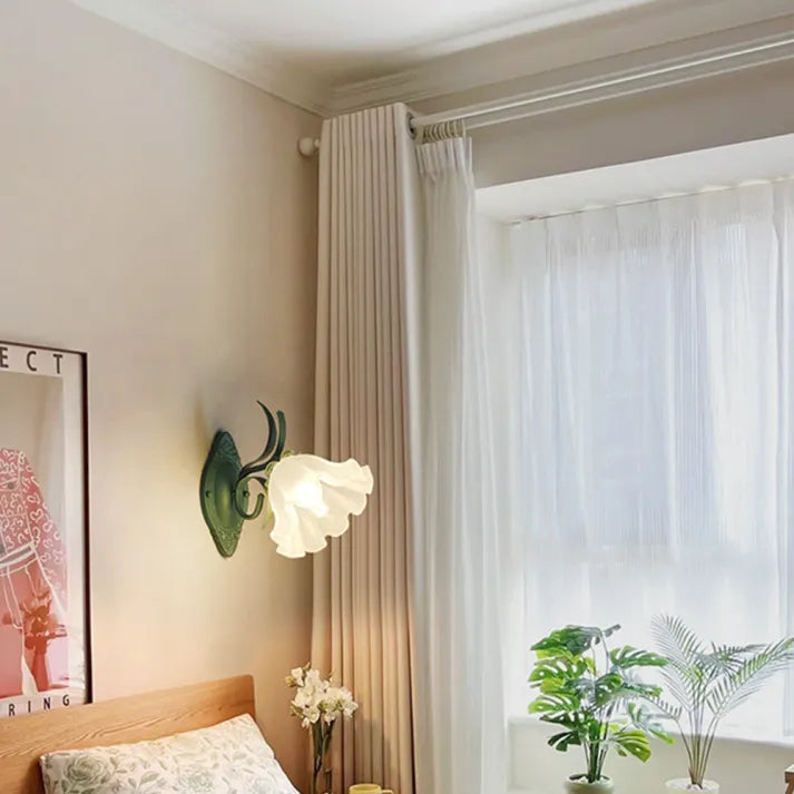 Skanto | Stylish LED Vegglampe med Blomstermønster Kombinasjon av Natur og Eleganse