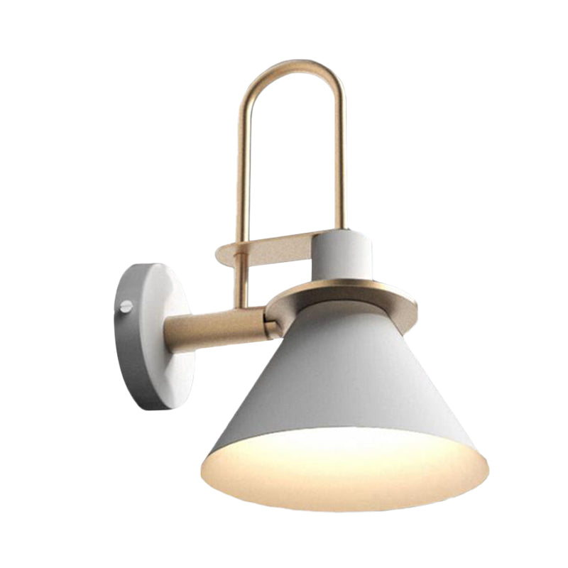 1-Lyskilde vegglampe antik konemodell metall veggmontert i hvit/sort/grønn med håndtak for sengeside | Skanto