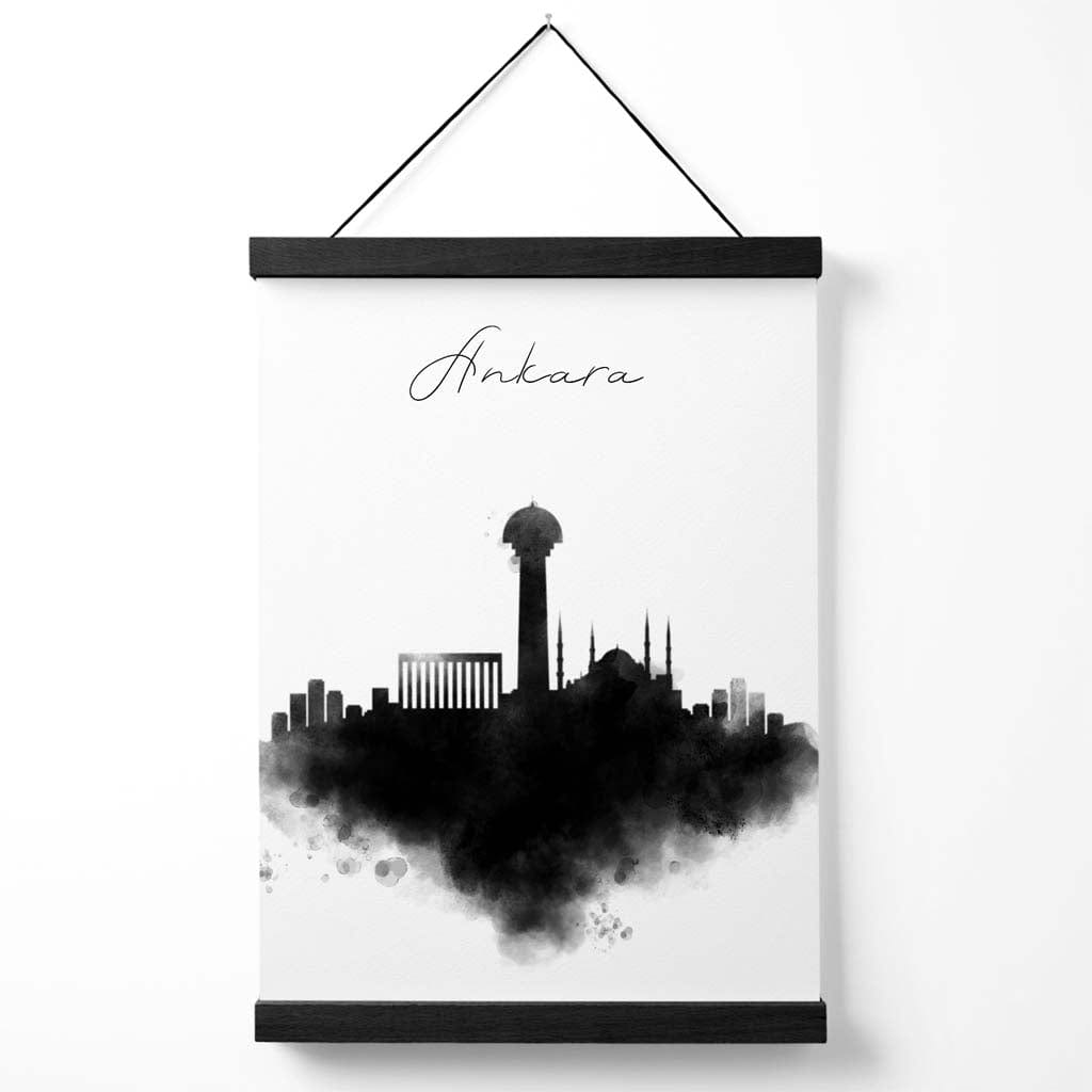 Ankaras akvarell plakat med bysilhuett og oppheng